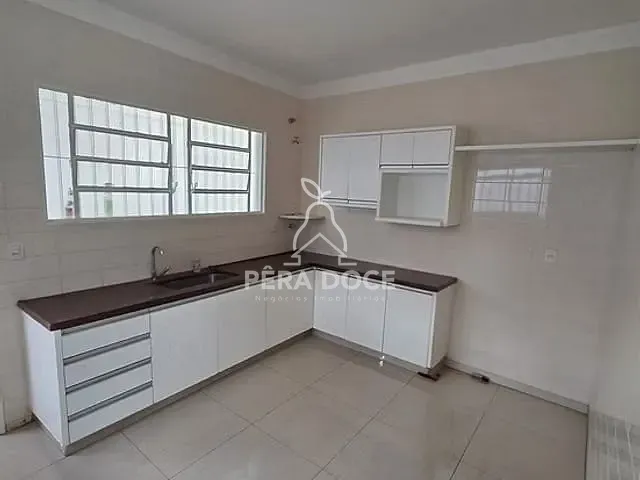Casa com 470m² 3 quartos e 3 banheiros, à venda, no bairro São Benedito em Uberaba