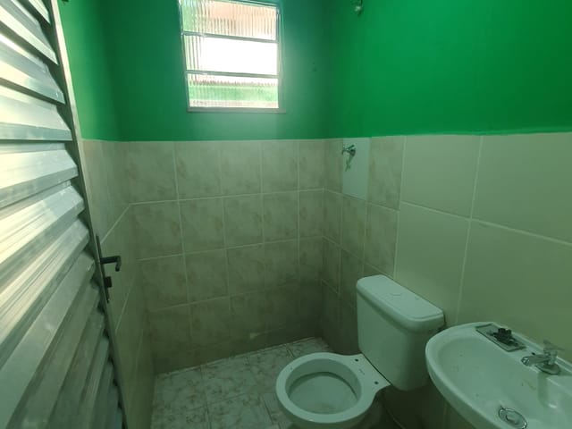 Casa 1 quarto e 1 banheiro, para alugar, no bairro Campo Grande em Rio de Janeiro