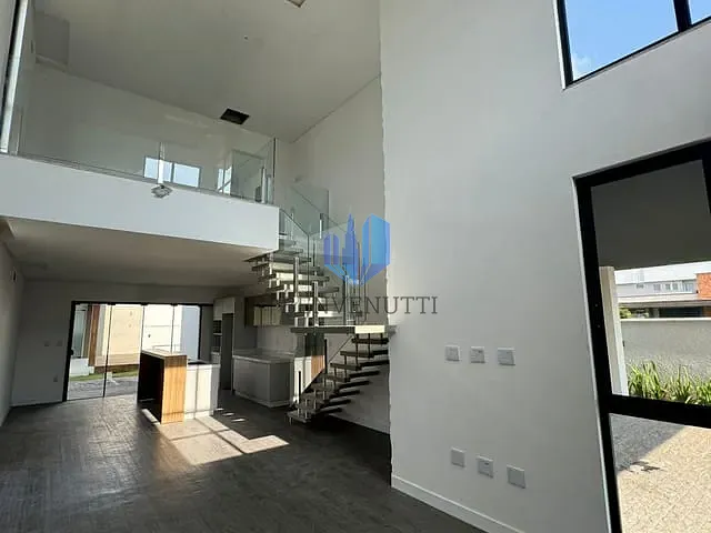 Casa com 375m² 4 quartos e 3 banheiros, à venda ou para alugar, no bairro Santa Regina em Camboriú