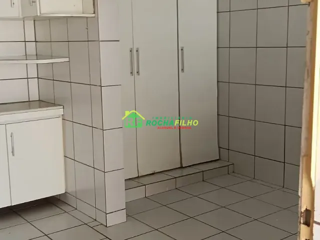 Casa com 200m² 4 quartos e 2 banheiros, à venda, no bairro Itaperu em Teresina