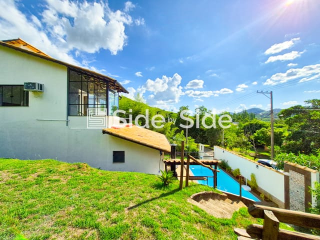 Casa 4 quartos e 5 banheiros, à venda, no bairro Moura Brasil em Três Rios