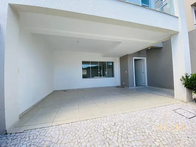 Casa com 175m² 3 quartos e 3 banheiros, à venda, no bairro Praia dos Amores em Balneário Camboriú