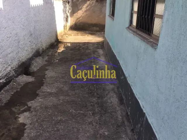 Casa com 1m² 3 quartos e 1 banheiro, à venda, no bairro Centro em Barra do Piraí