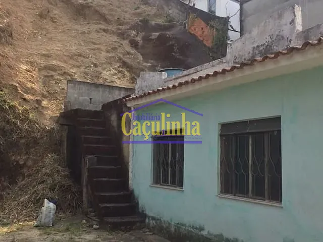 Casa com 1m² 3 quartos e 1 banheiro, à venda, no bairro Centro em Barra do Piraí