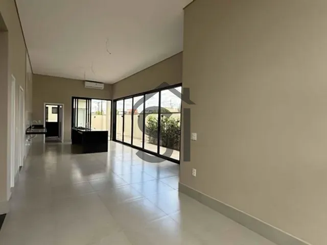 Casa com 300m² 4 quartos e 5 banheiros, à venda ou para alugar, no bairro Jardim Dona Maria Azenha em Nova Odessa