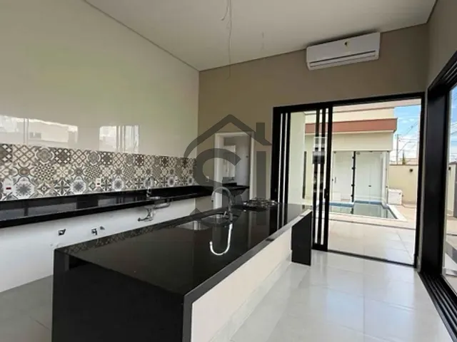 Casa com 300m² 4 quartos e 5 banheiros, à venda ou para alugar, no bairro Jardim Dona Maria Azenha em Nova Odessa
