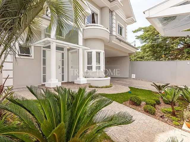 Casa com 484m², à venda, no bairro Mercês em Curitiba