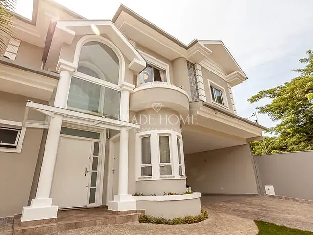 Casa com 484m², à venda, no bairro Mercês em Curitiba