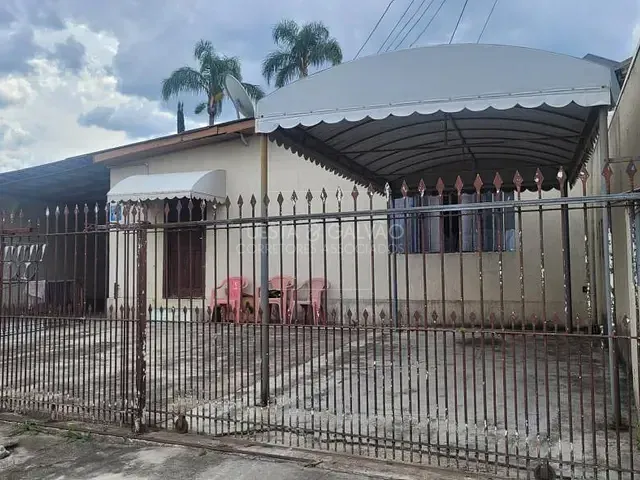 Casa com 102m² 4 quartos e 1 banheiro, à venda, no bairro Xaxim em Curitiba
