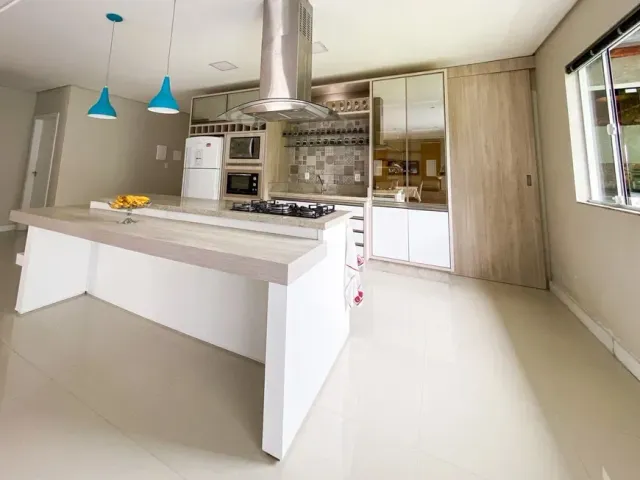 Casa com 1019m² 3 quartos e 2 banheiros, à venda, no bairro Ratones em Florianópolis