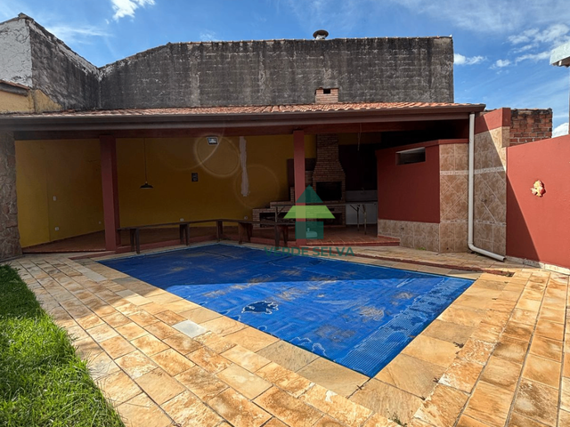 Casa com 300m² 4 quartos e 4 banheiros, para alugar, no bairro Jardim do Lago em Atibaia