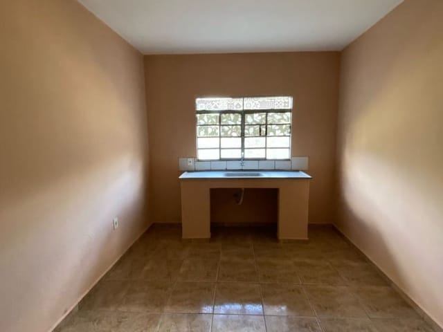 Casa 1 quarto e 1 banheiro, para alugar, no bairro Vila Esperança em Extrema