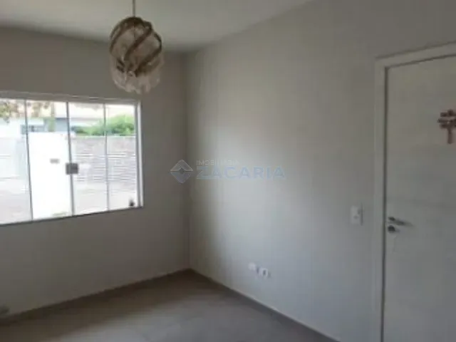 Casa 3 quartos e 1 banheiro, à venda, no bairro Jardim Catuaí em Apucarana