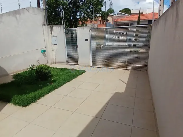 Casa 3 quartos e 1 banheiro, à venda, no bairro Jardim Catuaí em Apucarana
