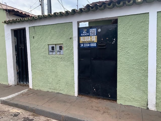 Foto do Casa - Casa com 1 dormitório para alugar, 36 m² por R$ 350,00/mês - Tutunas - Uberaba/MG | ZUCATO IMOBILIARIA LTDA
