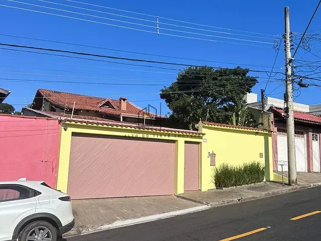Casa com 660m² 3 quartos e 1 banheiro, à venda, no bairro Vila Oliveira em Mogi das Cruzes