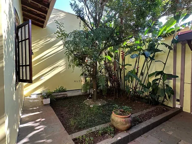 Casa com 660m² 3 quartos e 1 banheiro, à venda, no bairro Vila Oliveira em Mogi das Cruzes