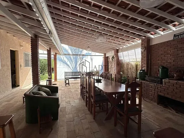 Casa com 660m² 3 quartos e 1 banheiro, à venda, no bairro Vila Oliveira em Mogi das Cruzes