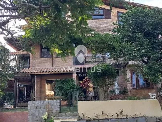 Casa 5 quartos e 8 banheiros, à venda ou para alugar, no bairro Piatã em Salvador