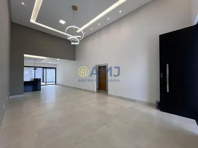 Casa com 360m² 3 quartos e 3 banheiros, à venda, no bairro Garavelo Residencial Park em Aparecida de Goiânia