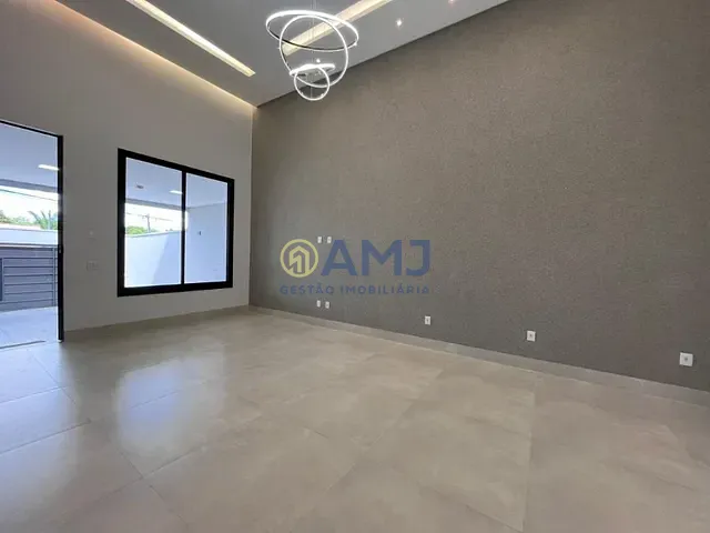 Casa com 360m² 3 quartos e 3 banheiros, à venda, no bairro Garavelo Residencial Park em Aparecida de Goiânia