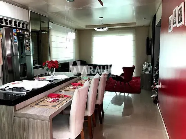 Casa com 200m² 2 quartos e 2 banheiros, à venda, no bairro Espinheiros em Itajaí