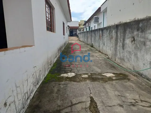Casa com 375m² 4 quartos e 1 banheiro, à venda, no bairro Centro em Porto Feliz