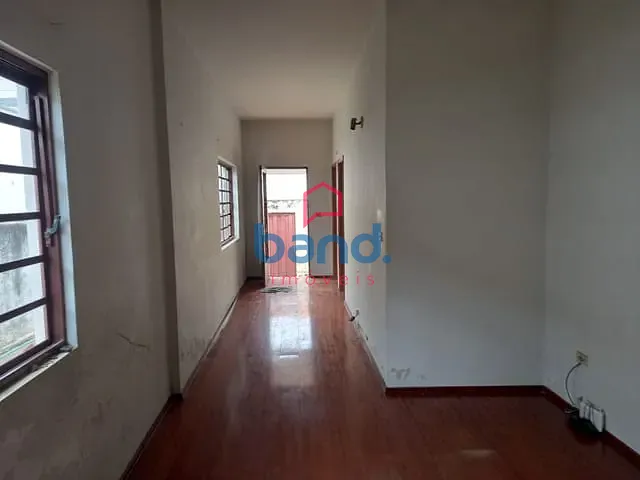 Casa com 375m² 4 quartos e 1 banheiro, à venda, no bairro Centro em Porto Feliz