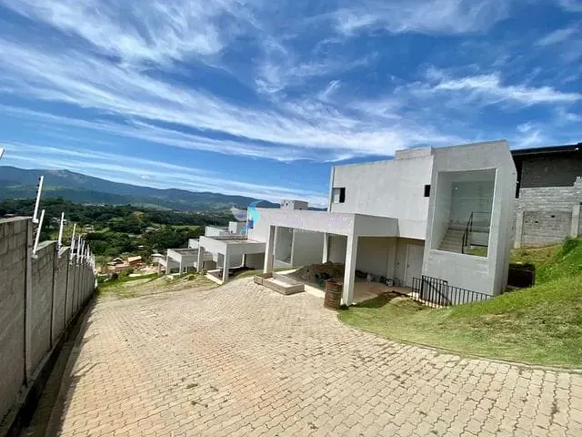 Casa com 127m² 3 quartos e 4 banheiros, à venda, no bairro Jardim Estância Brasil em Atibaia
