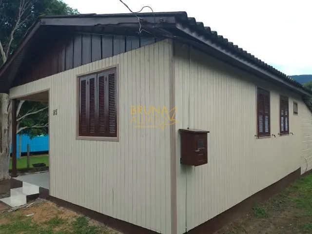 Casa 2 quartos e 1 banheiro, para alugar, no bairro Centro em Nova Hartz