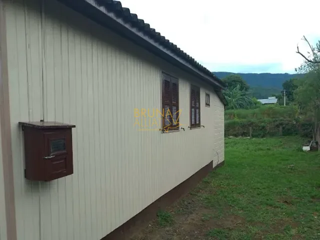 Casa 2 quartos e 1 banheiro, para alugar, no bairro Centro em Nova Hartz