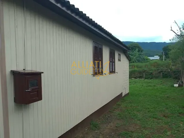 Casa 2 quartos e 1 banheiro, para alugar, no bairro Centro em Nova Hartz