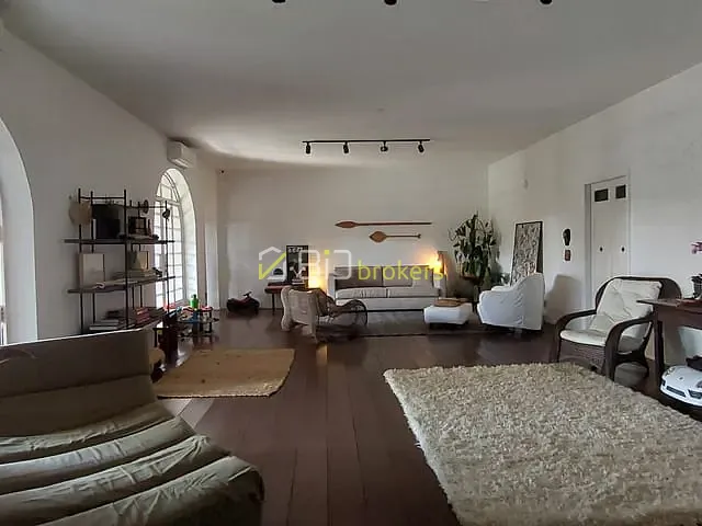 Casa com 700m² 4 quartos e 5 banheiros, à venda, no bairro Jardim Everest em São Paulo
