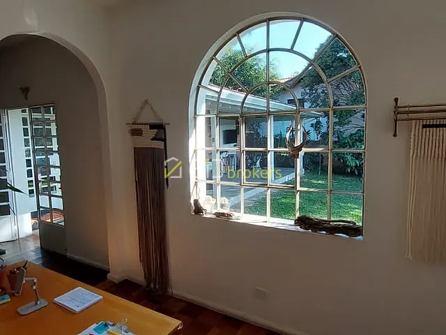 Casa com 700m² 4 quartos e 5 banheiros, à venda, no bairro Jardim Everest em São Paulo