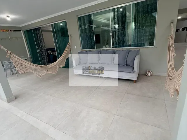 Casa 4 quartos e 4 banheiros, à venda, no bairro Olivença em Ilhéus