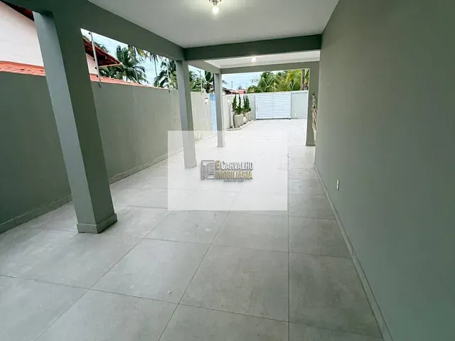 Casa 4 quartos e 4 banheiros, à venda, no bairro Olivença em Ilhéus