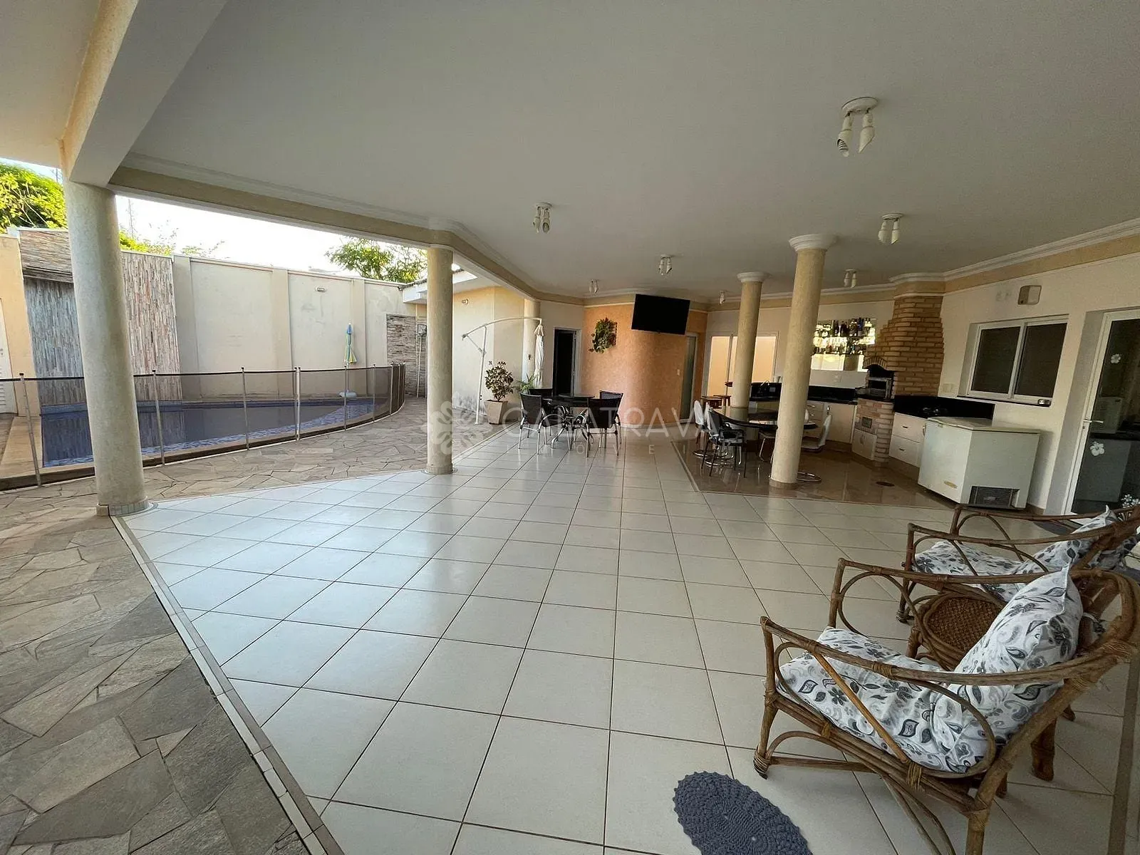 Casa, 5 quartos, 335 m² - Foto 1