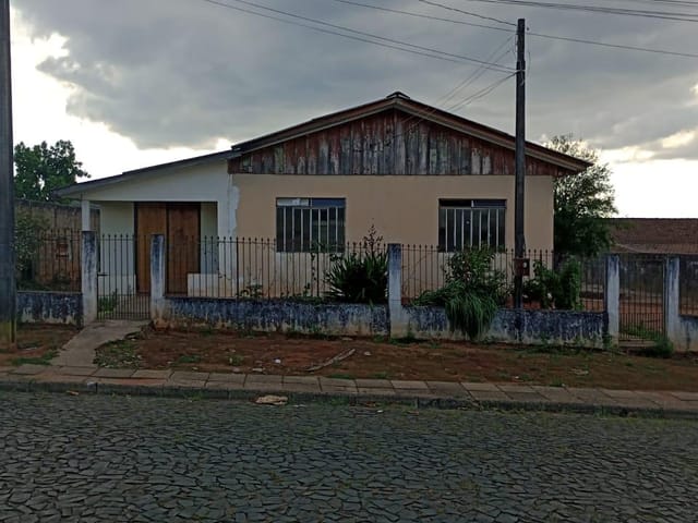 Casa com 360m² 2 quartos e 1 banheiro, à venda, no bairro Jardim Primavera em Jaguariaíva
