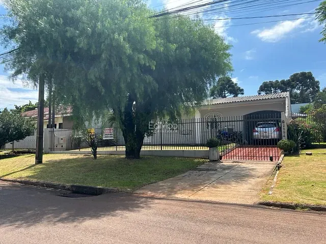 Casa com 450m² 3 quartos e 1 banheiro, à venda, no bairro Country em Cascavel