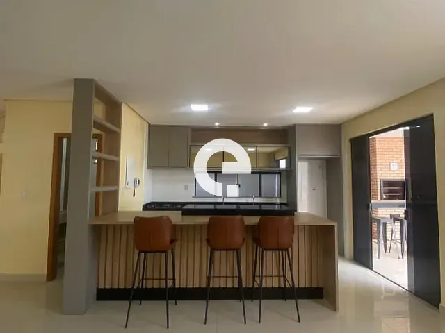 Casa 3 quartos e 5 banheiros, à venda, no bairro Nova Vitória em Santarém
