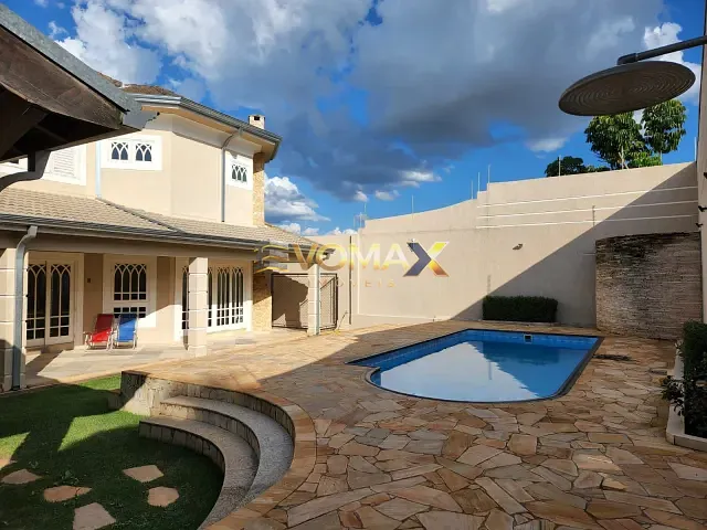 Casa com 600m² 3 quartos e 4 banheiros, à venda, no bairro Vila Nastri em Itapetininga