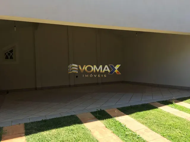 Casa com 600m² 3 quartos e 4 banheiros, à venda, no bairro Vila Nastri em Itapetininga