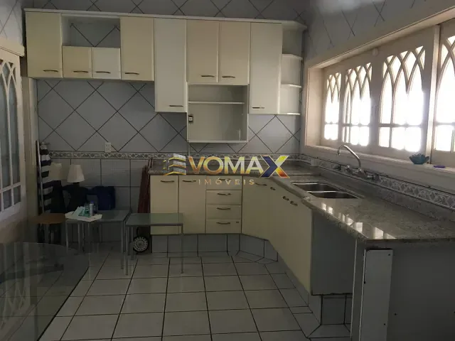 Casa com 600m² 3 quartos e 4 banheiros, à venda, no bairro Vila Nastri em Itapetininga