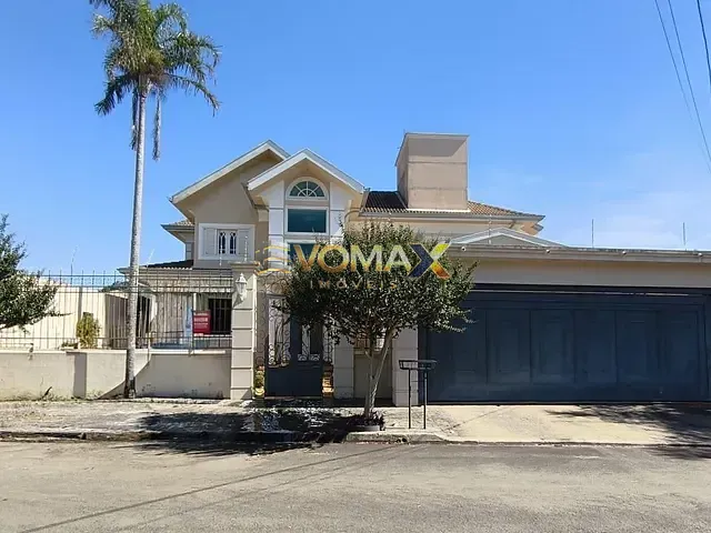 Casa com 600m² 3 quartos e 4 banheiros, à venda, no bairro Vila Nastri em Itapetininga