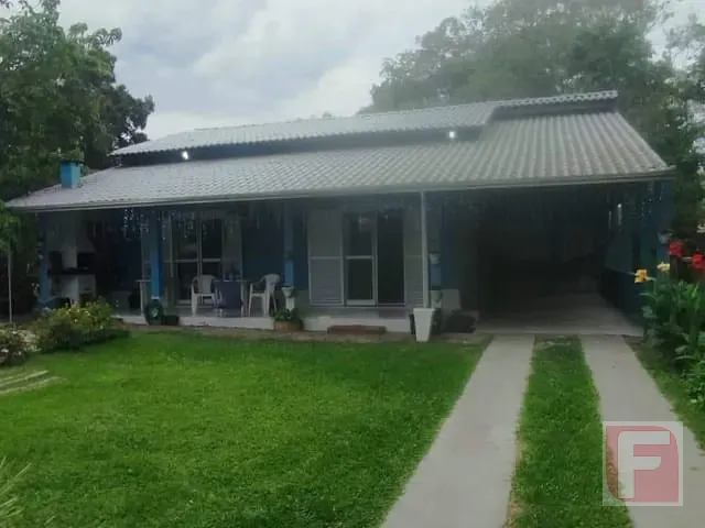 Casa 3 quartos e 2 banheiros, à venda, no bairro Centro em Itapoá