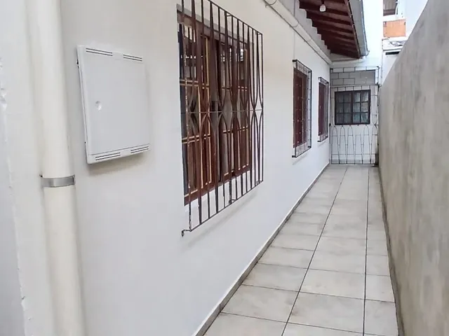 Casa 1 quarto e 1 banheiro, para alugar, no bairro Cidade Nova em Itajaí