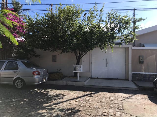 Casa com 225m² 4 quartos e 3 banheiros, à venda, no bairro Farolândia em Aracaju