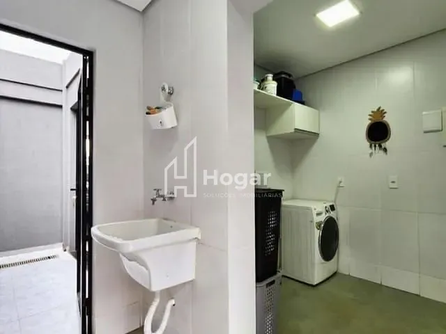 Casa 3 quartos e 3 banheiros, à venda, no bairro Parque Tauá em Londrina