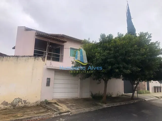 Casa 4 quartos e 1 banheiro, à venda, no bairro Alto Maron em Vitória da Conquista