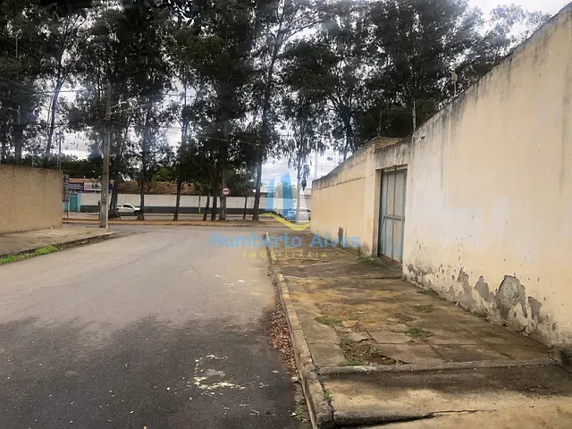 Casa 4 quartos e 1 banheiro, à venda, no bairro Alto Maron em Vitória da Conquista